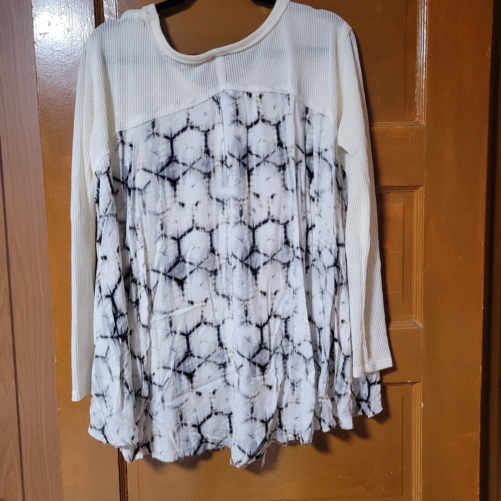 HI-LO Top
